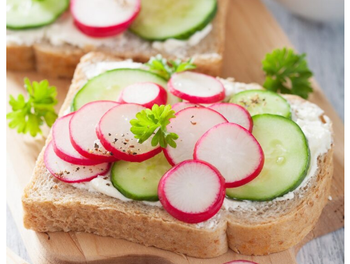 Tartine fraîcheur : radis croquants et beurre demi-sel