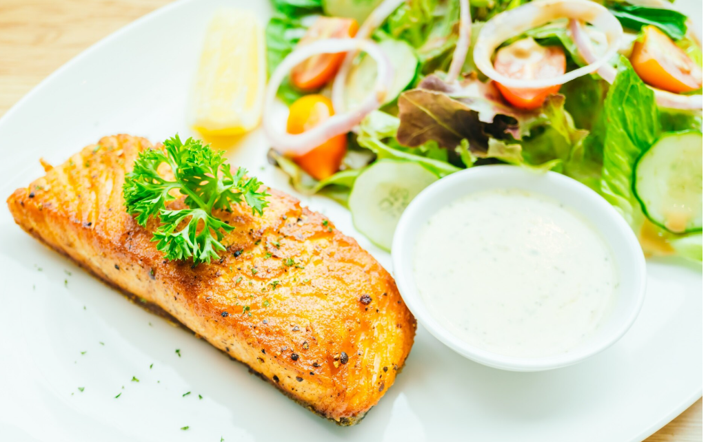 Filet de cabillaud à la vapeur, sauce vierge